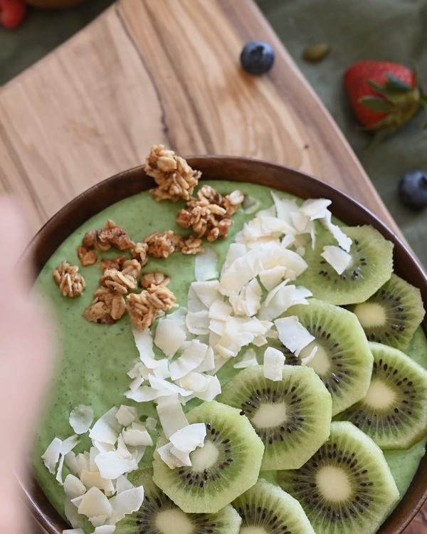 Refeição com frutas e sementes